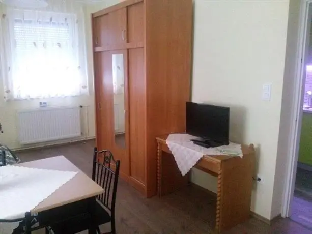 DUO Apartmanok Sarvar 