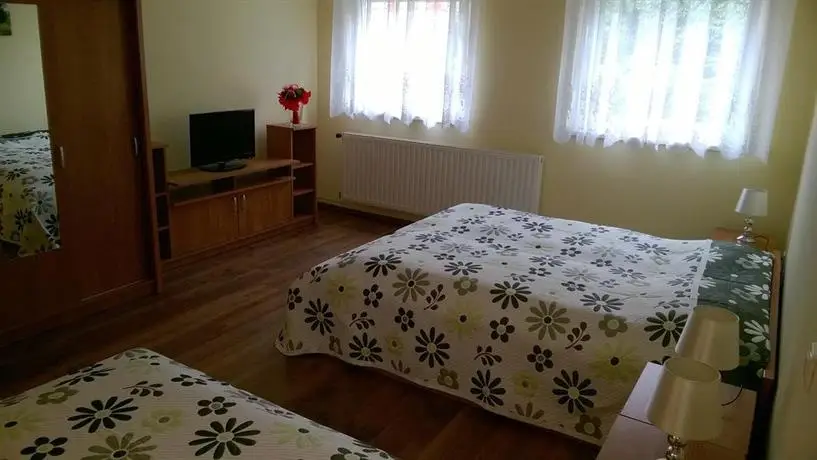 DUO Apartmanok Sarvar 