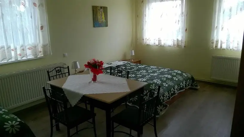 DUO Apartmanok Sarvar