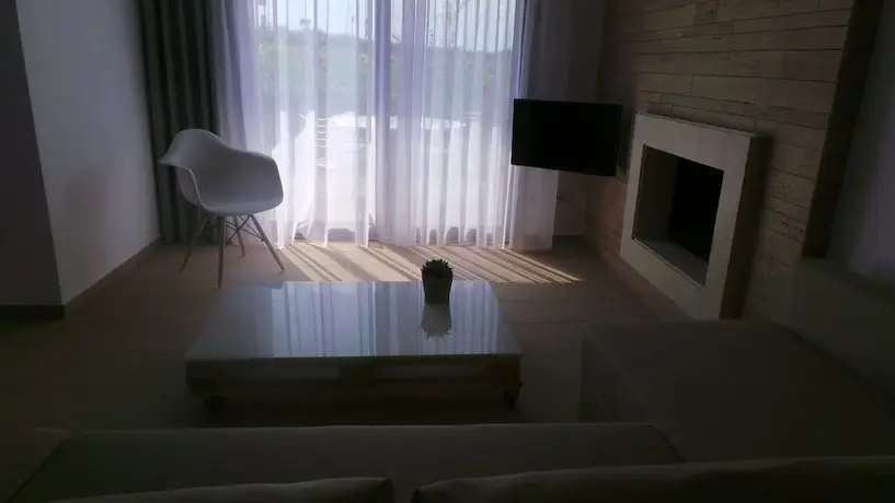 Niovi Boutique Apartments 