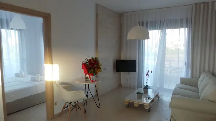 Niovi Boutique Apartments 