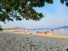 Naiharn Beach Resort 