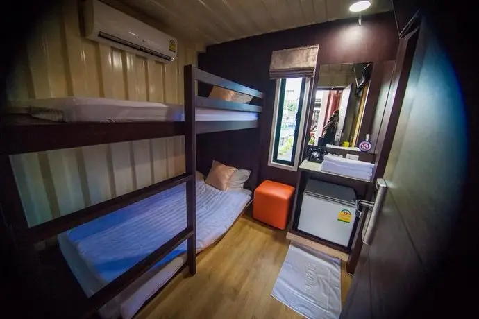 Retro Box Hotel Chumphon 