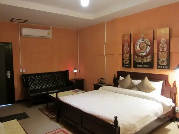 Retro Box Hotel Chumphon 