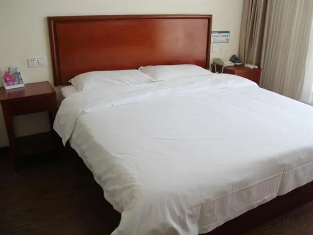 GreenTree Inn Jiangsu Yancheng Economic Development Zone Management Committee Express Hotel