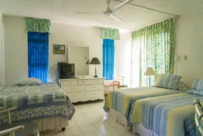 Sky View Beach Studio - Montego Bay Club 