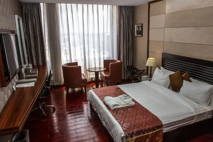 Golden Tulip Essential Lagos Airport Hotel 