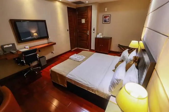 Golden Tulip Essential Lagos Airport Hotel 