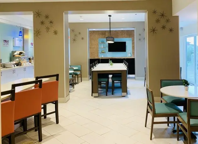 Holiday Inn Express & Suites Nassau 