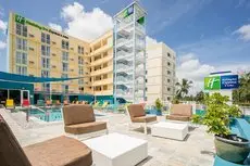 Holiday Inn Express & Suites Nassau 