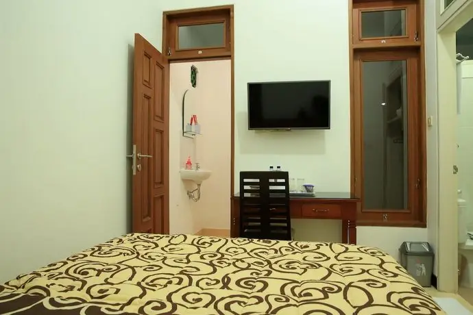 Puri Kusuma Guest House 