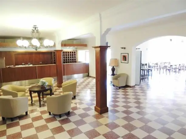 Hotel Tejas Rojas