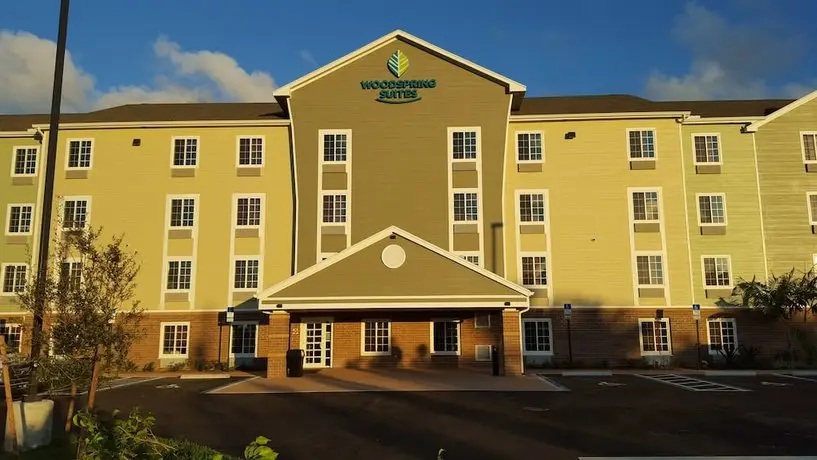 WoodSpring Suites Lake Worth 