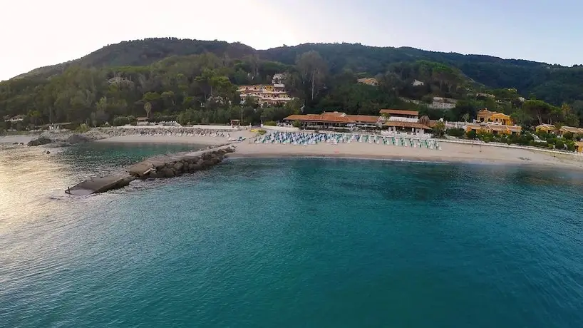 Baia Paraelios Resort 