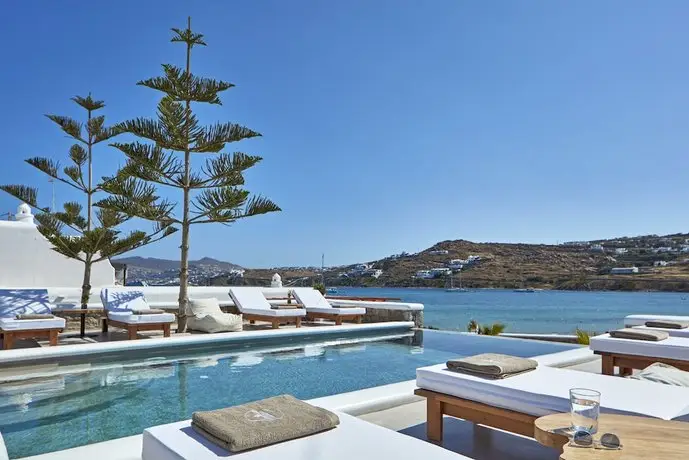 Mykonos Waves Beach House & Suites