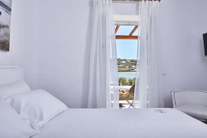 Mykonos Waves Beach House & Suites 