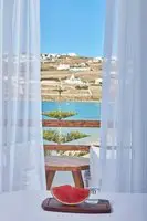 Mykonos Waves Beach House & Suites 