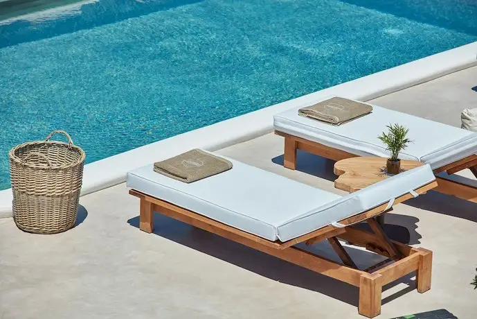 Mykonos Waves Beach House & Suites 