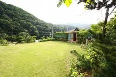 Rainbow Village Pension 