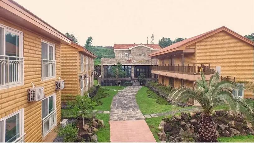 Red Clay Hostel 
