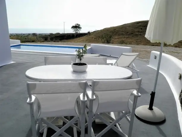 Santorini Traditional Suites 