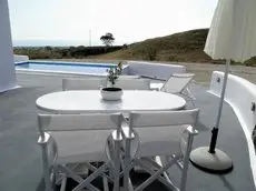 Santorini Traditional Suites 