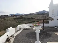 Santorini Traditional Suites 