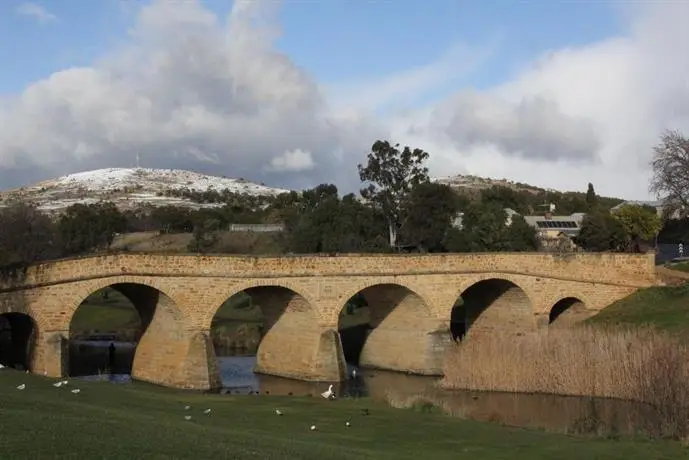 Bridge View Retreat 