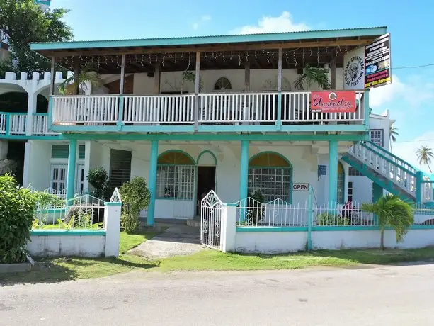 The Apartments at Jolly Castle 