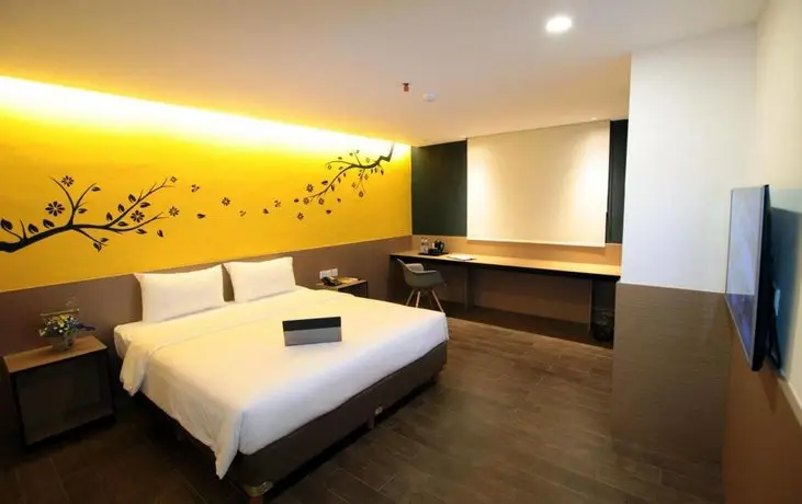 Yellow Bee Hotel Tangerang 