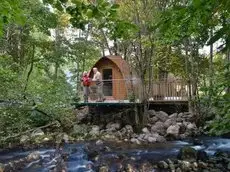 RiverBeds Lodges with Hot Tubs 