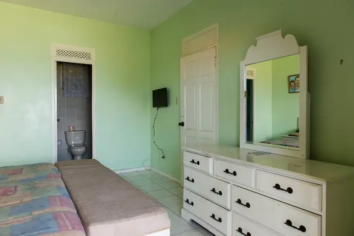 Rooms On the Hip Strip - Montego Bay