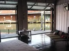 Ploen Amphawa Resort 