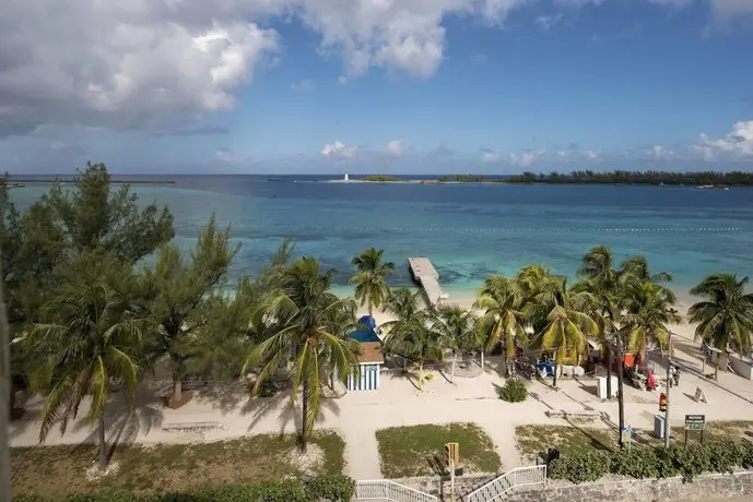 Courtyard by Marriott Nassau Downtown/Junkanoo Beach 