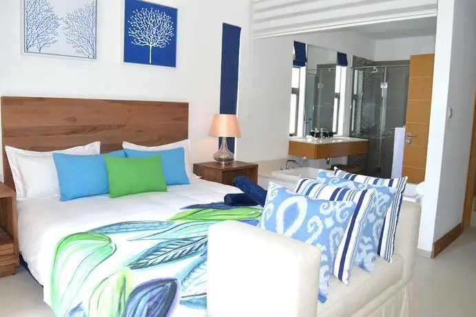 Rose Des Sables Beachfront Apartments 