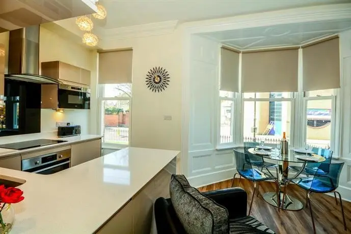 Flat 2 Bluebridge Court - Cliffords Reach