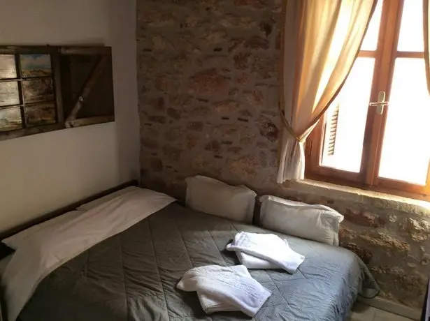 Aeolos Guesthouse