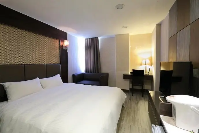 Maple Hotel Tainan City