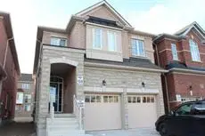 Luxury House In Richmond Hill 