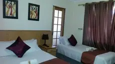 Phomolo Guest House 