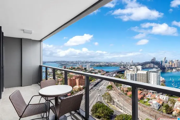 Meriton Suites North Sydney 