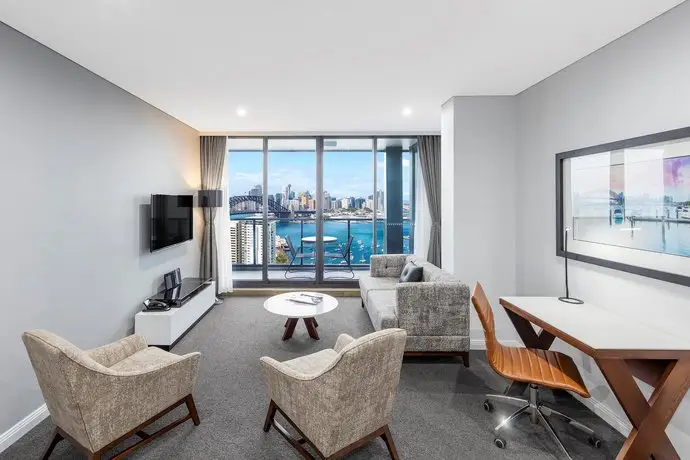 Meriton Suites North Sydney 