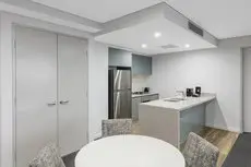 Meriton Suites North Sydney 