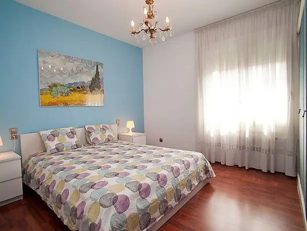 Apartment Sants-Les Corts Galileu 