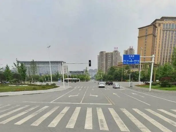 Yinhuang Holiday Hotel 