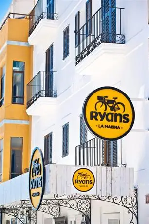 Hotel Ryans La Marina 