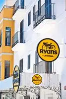 Hotel Ryans La Marina 