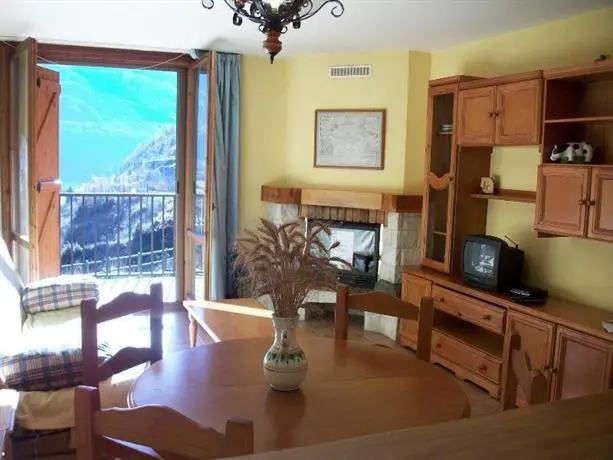 Apartamentos Sallent-Escarrilla 3000