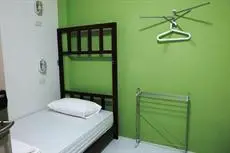 Sleep Dee Hostel 