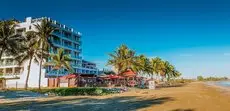 Ramada Suites by Wyndham Wailoaloa Beach Fiji 